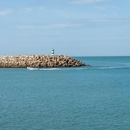 Steps To 4beds -ac Self Check-in 2024 Reno 나자레